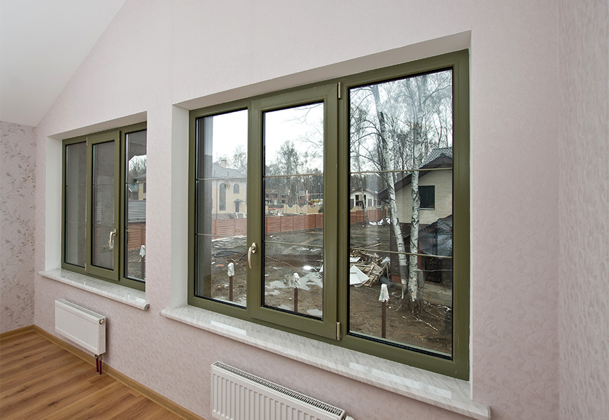 Ламинированные окна в коттедже с элитной фурнитурой и ГВЛ-откосами